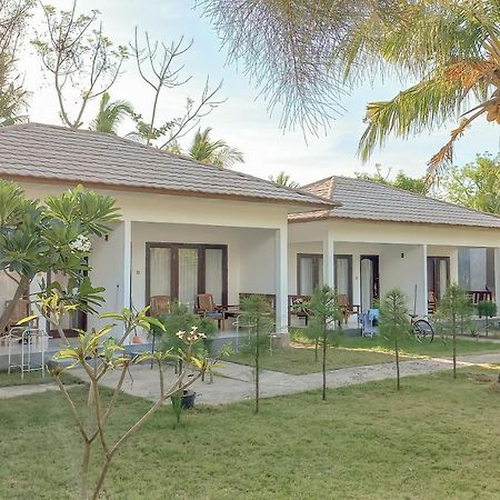 Nusa Indah Bungalows Gili Air Dış mekan fotoğraf