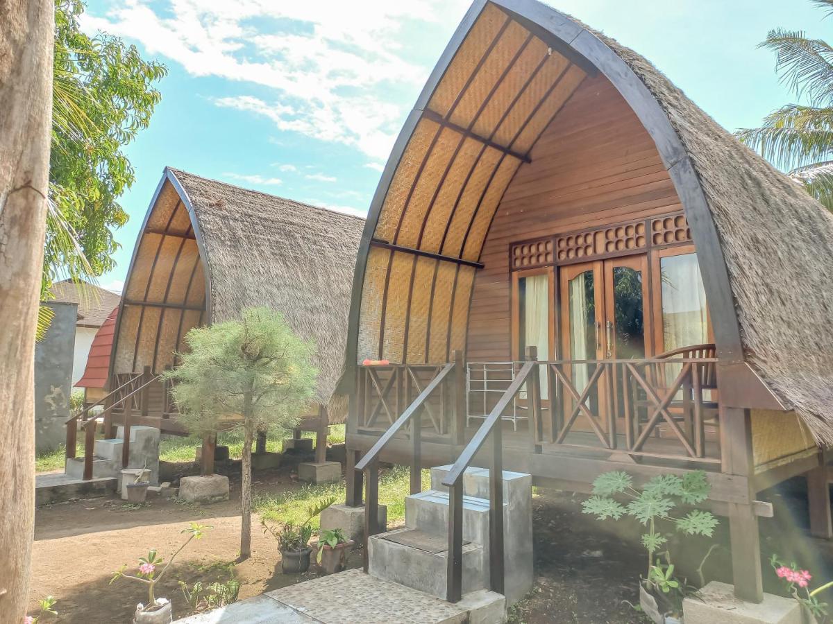 Nusa Indah Bungalows Gili Air Dış mekan fotoğraf