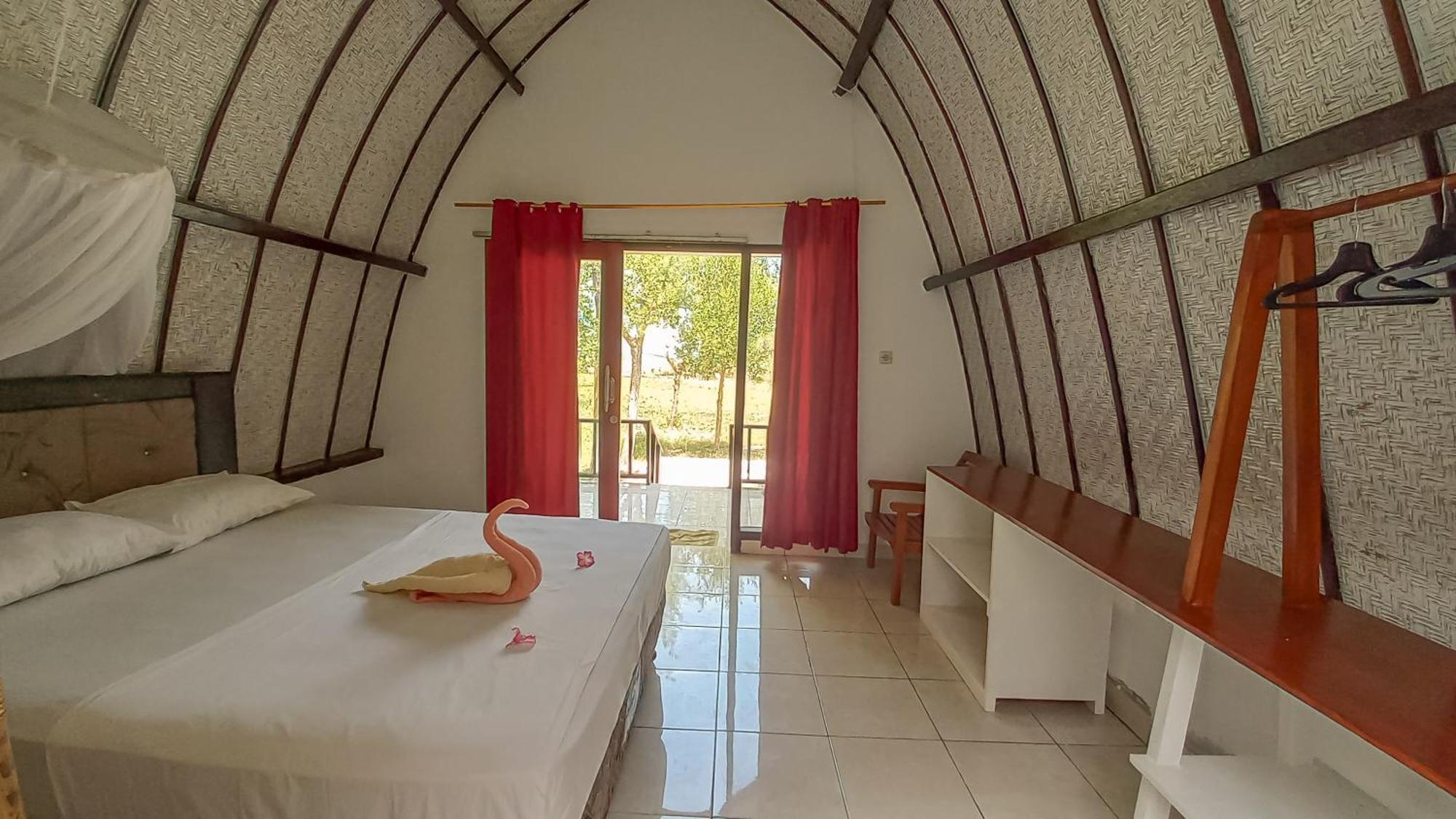 Nusa Indah Bungalows Gili Air Oda fotoğraf